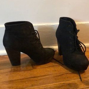 Black heeled booties size 7